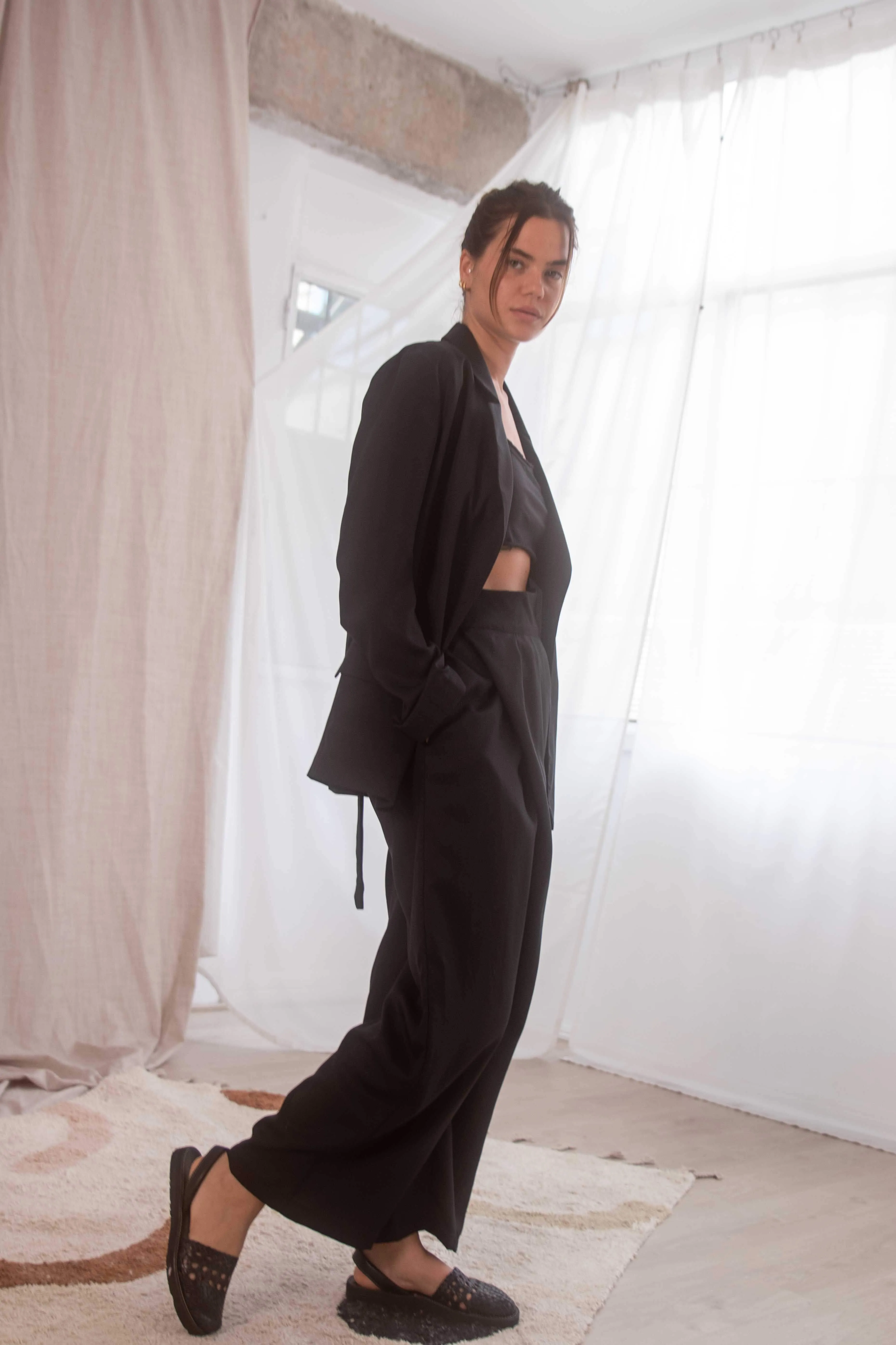 BLACK WIDE TROUSERS