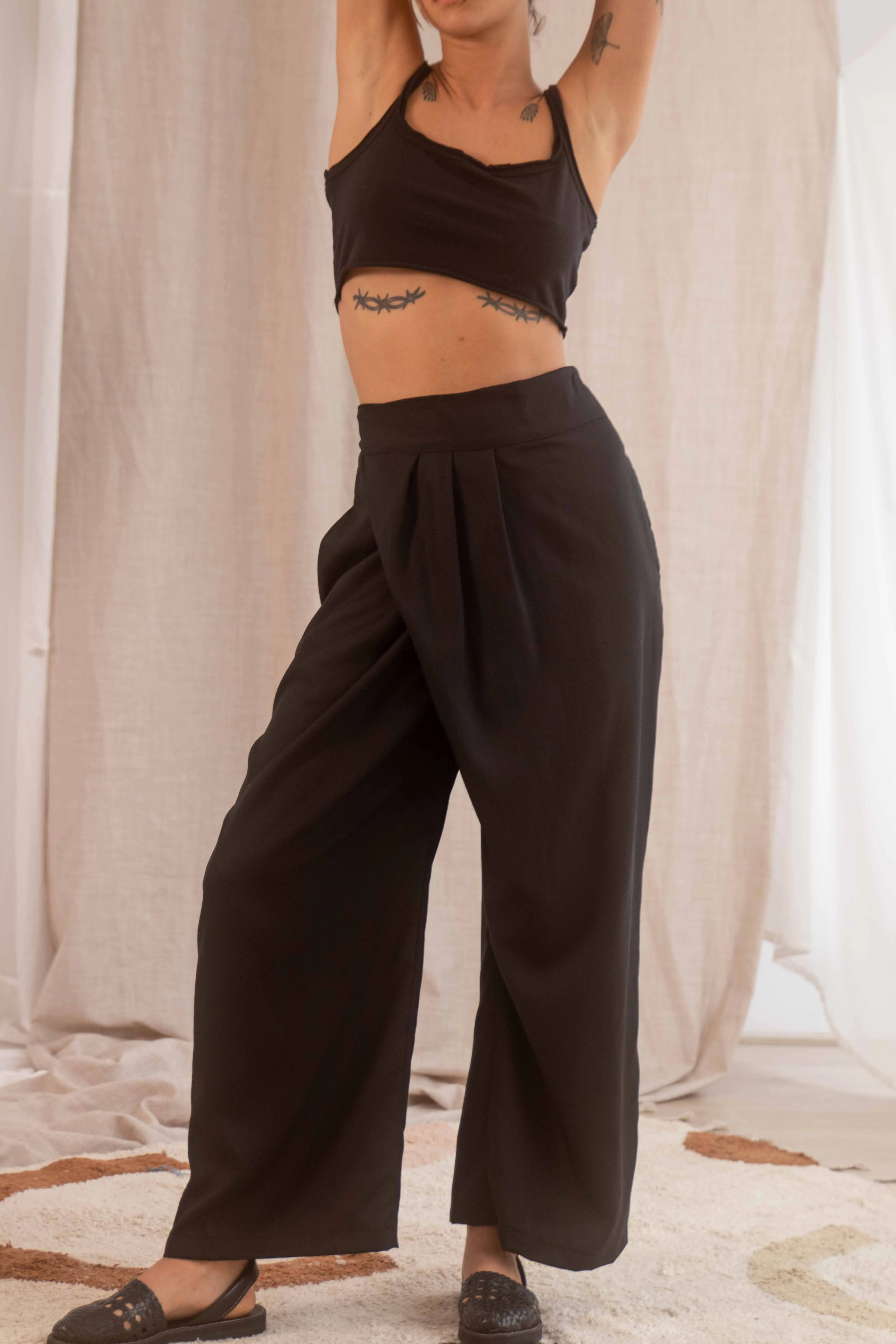 BLACK WIDE TROUSERS