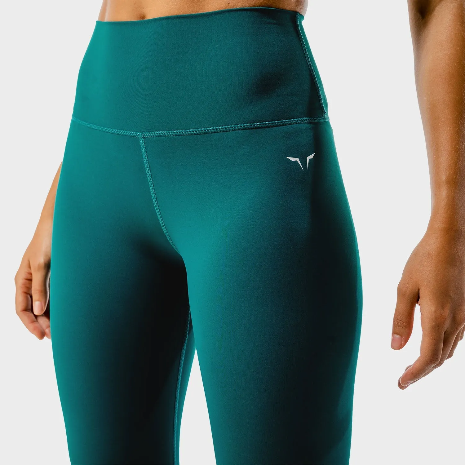 Sure! Here is an optimized product title with modifiers:

Womens High-Performance Core Agile Leggings - Teal Activewear