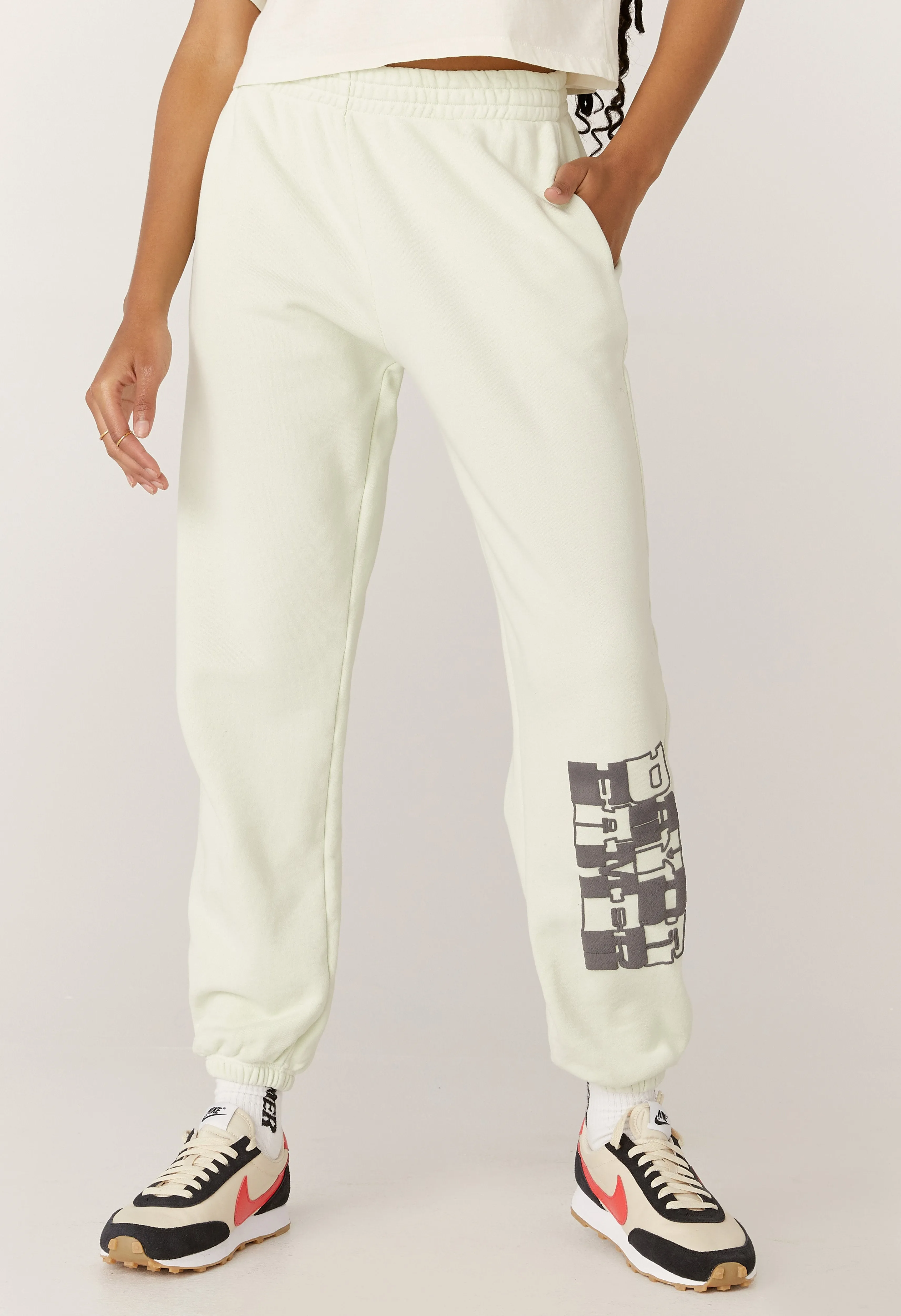 DAYDREAMER CHECKER LOGO BF SWEATPANT