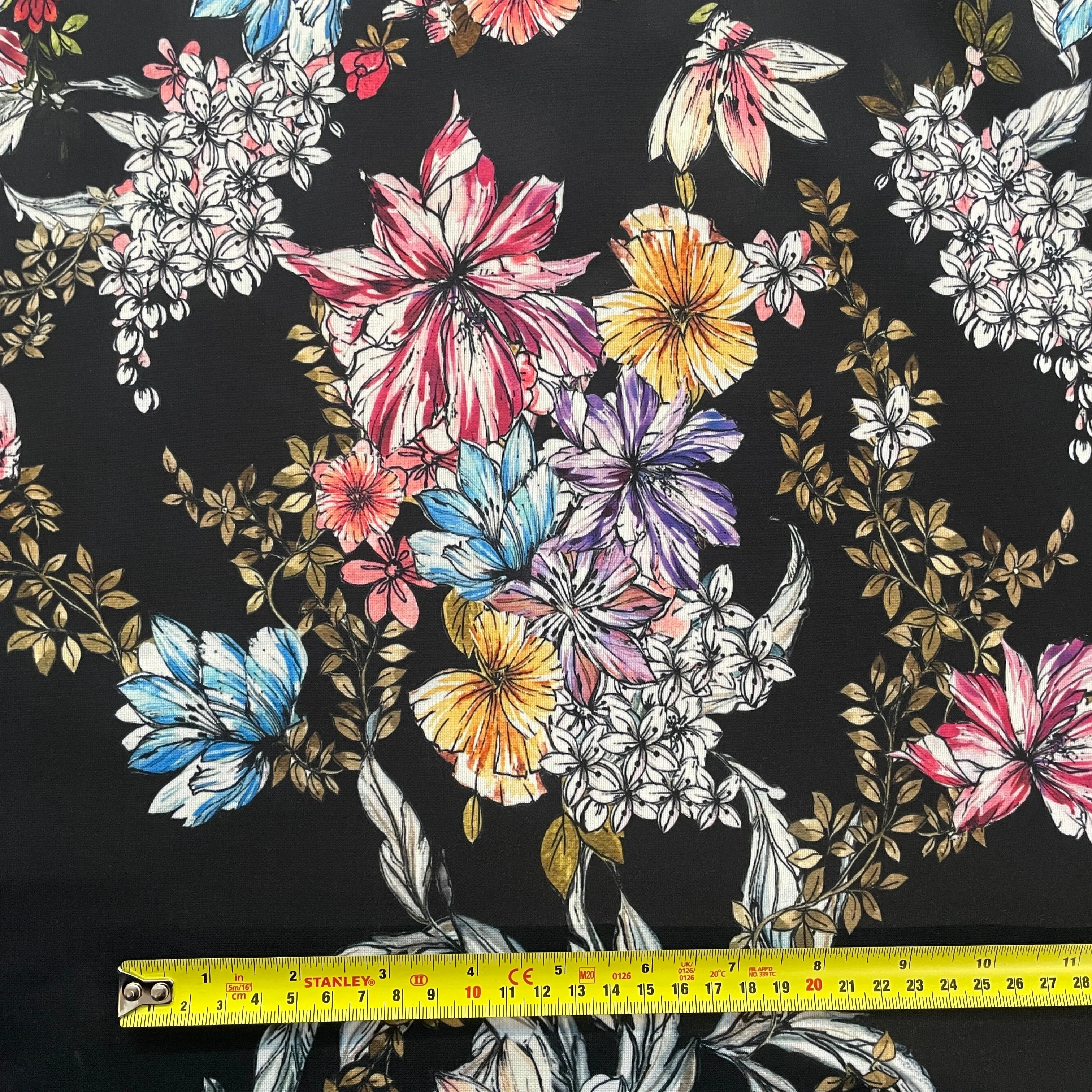 FS831 Black Floral