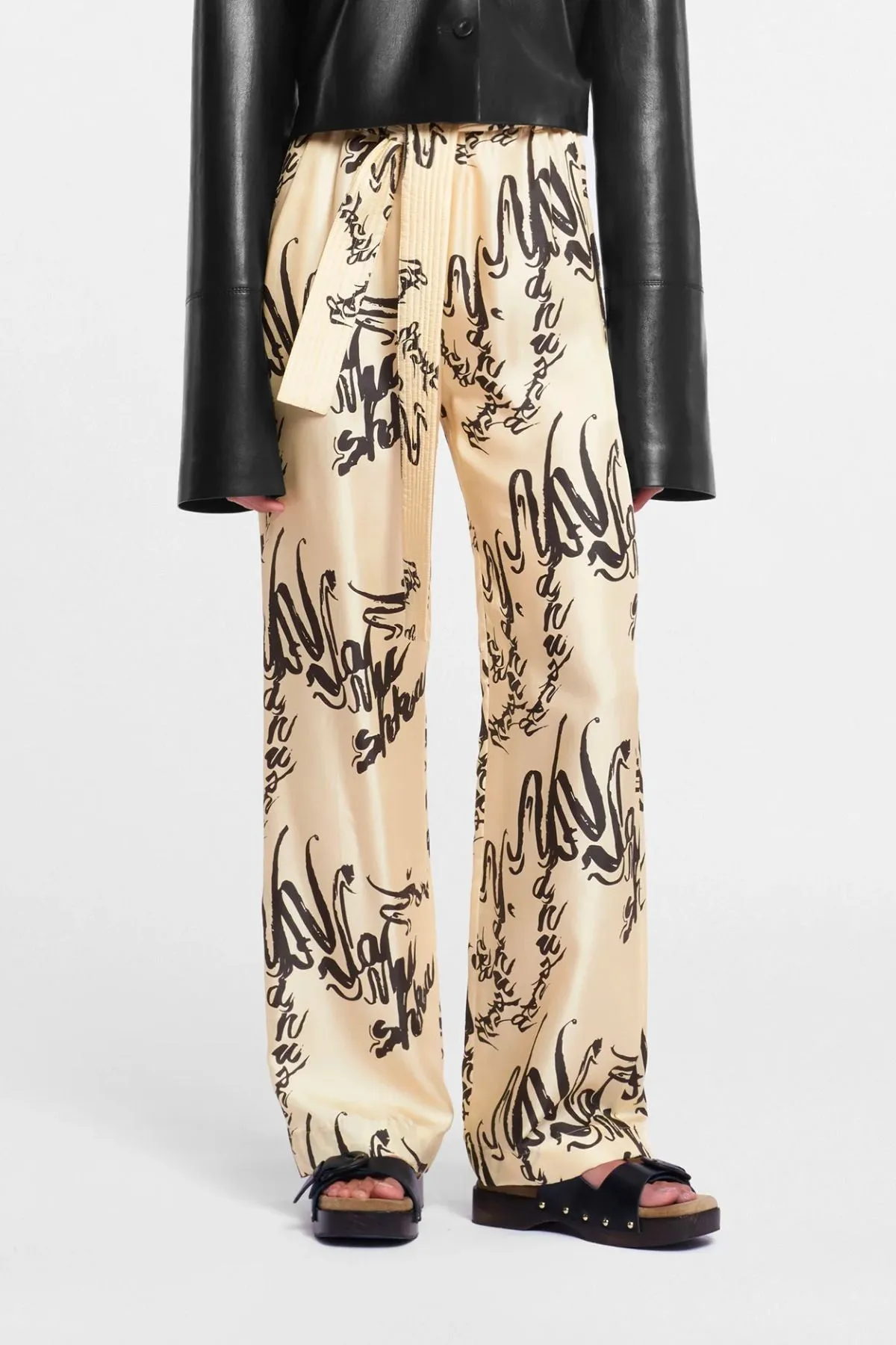 Nanushka Jadine Calligraphy Print Pant - Cream/ Black