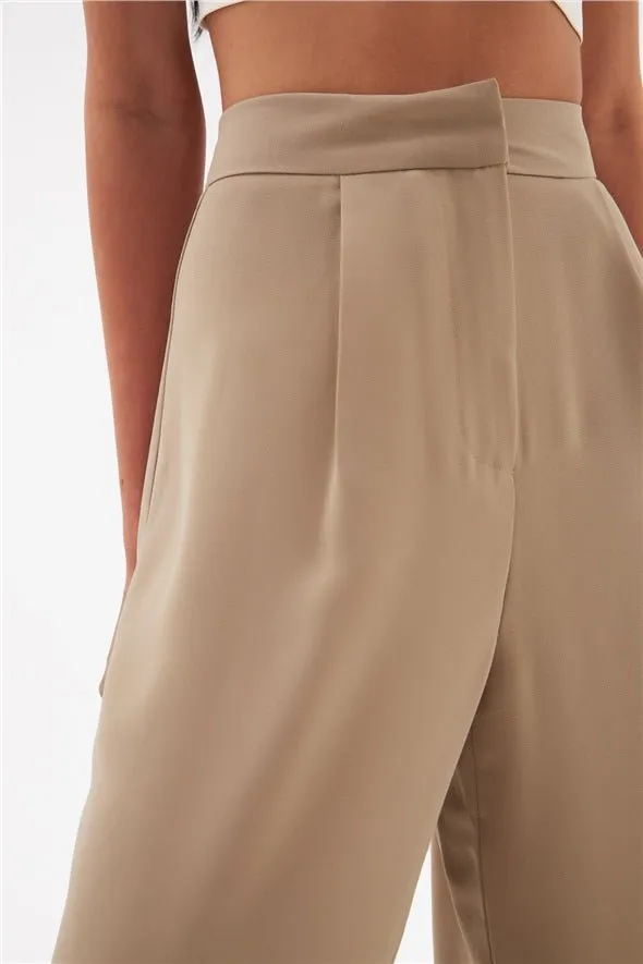 Pleated Crepe Trousers - Beige