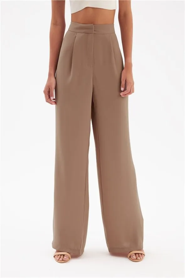 Pleated Crepe Trousers - Beige